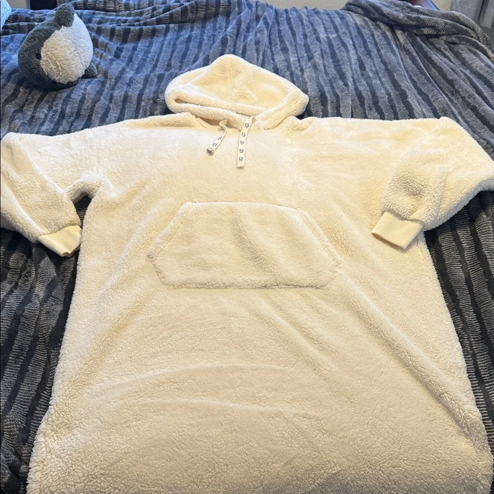 UGG Cozy Cream Hooded lounge robe , absolutely perfect condition XL - Picture 1 of 6